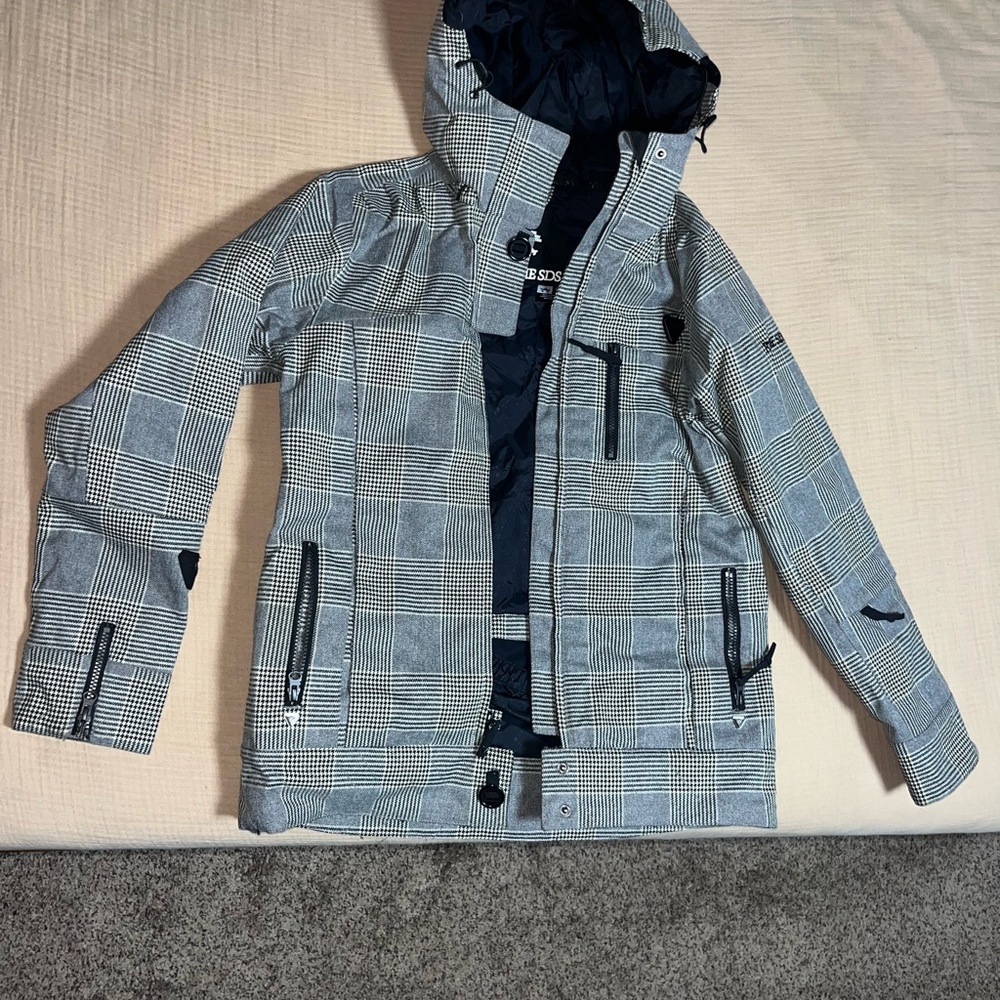NWOT Women’s Rome SDS SNOWBOARDING JACKET- Black and Gray-size small